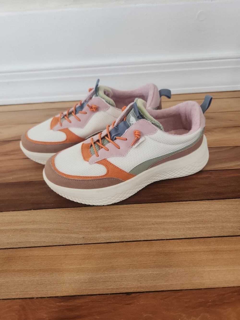 Rocket Dog Athletic Mesh Retro Sneakers With White Platform Sole Womens Size 6.5